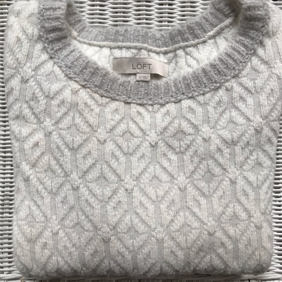 Lightly-worn LOFT sweater - Picture 2 of 4